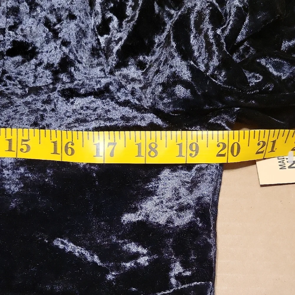 Madden NYC XXL(19) Black Velvet Crop Stretch Bra Top With Heart Detail . - Picture 10 of 13